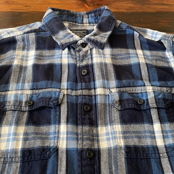 American Eagle Long Sleeve Plaid Flannel Button Down Blue and White Size Large - Picture 5 of 10